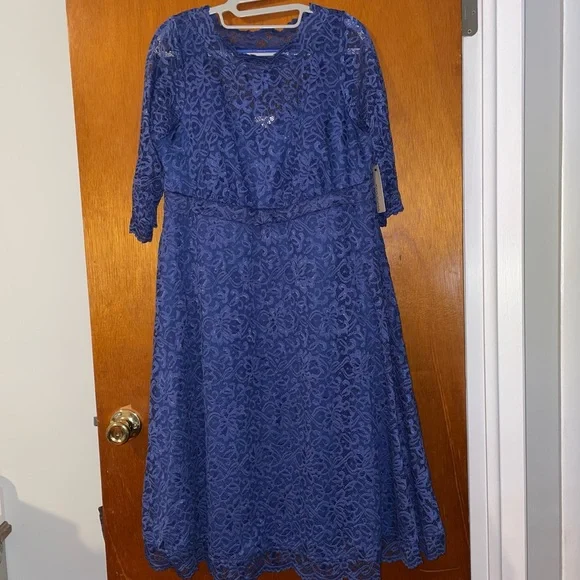 kiyonna luna lace dress Amazon.com: Kiyonna Women's Plus Size Luna Lace Cocktail Dress 2X Onyx : Clothing, Shoes & Jewelry